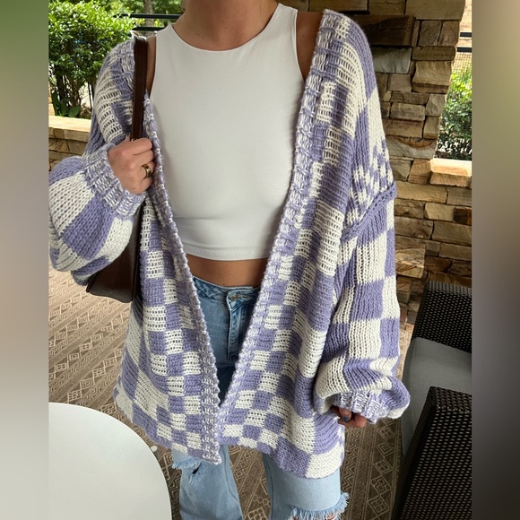 Oversized Chunky Knit Checkered Cardigan - Picture 3 of 4